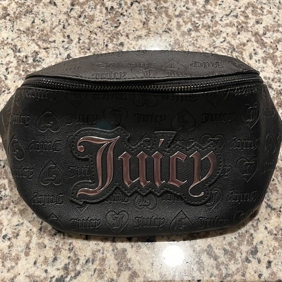 Juicy Couture Handbags - NWT Juicy Couture liquorice Upgrade U Black Waist Bag